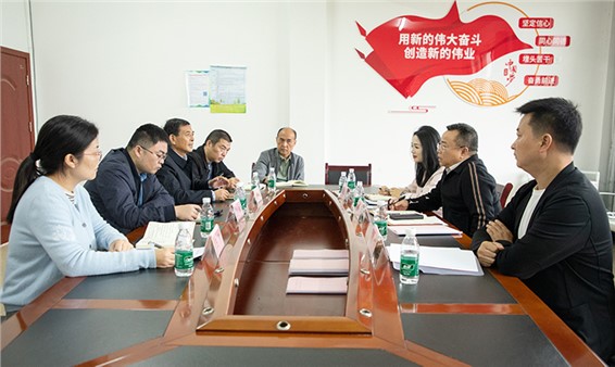 市城运集团赴华容县禹山镇砂山村调研乡村振兴驻村帮扶工作